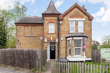 2 bed house, Devonshire Road, Forest Hill, London, SE233NB - Image 1